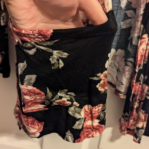 Maurices Floral Print Open Front Cardigan size 2 - Picture 3 of 7